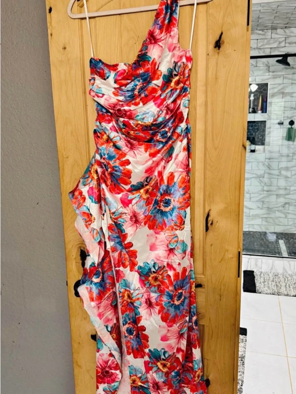 Hello Molly Coral & Blue One-Shoulder Floral Maxi Dress - Picture 2 of 4